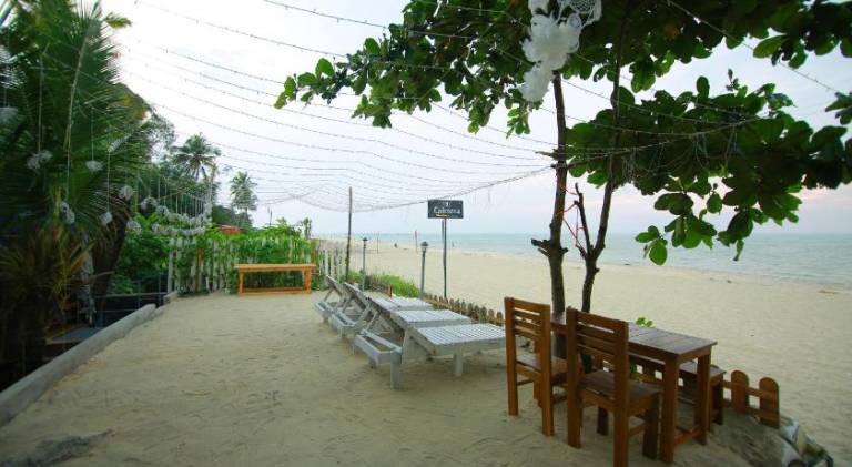 Shalom Beach Residency — photo 5