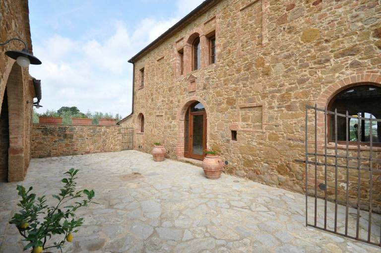 Family-oriented villa with terrace, private pool & barbecue | Dogs allowed — photo 4