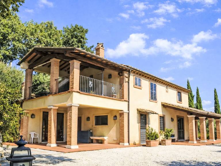     
Casa vacanza ∙ 12 ospiti ∙ 6 camere da letto
