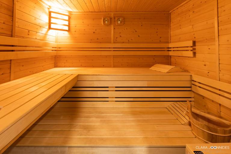 Gite with sauna, pool & patio — photo 5