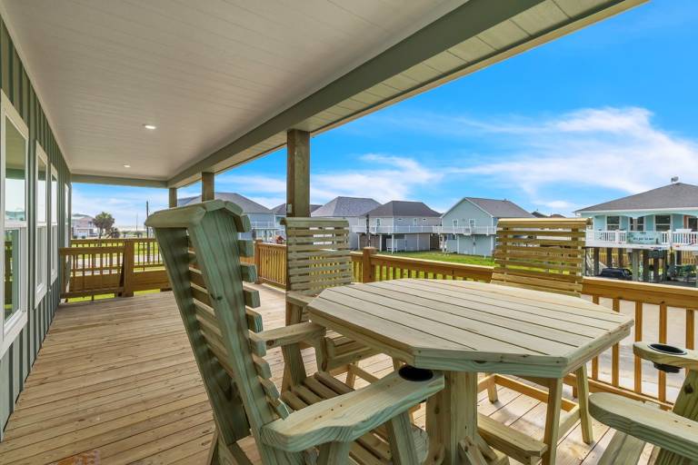 House with grill | Beach view — photo 2