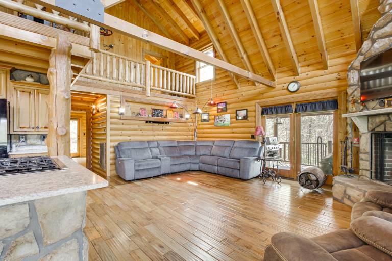 210-Acre Cabin w/ Trails & Hot Tub in Tuscumbia! — photo 5