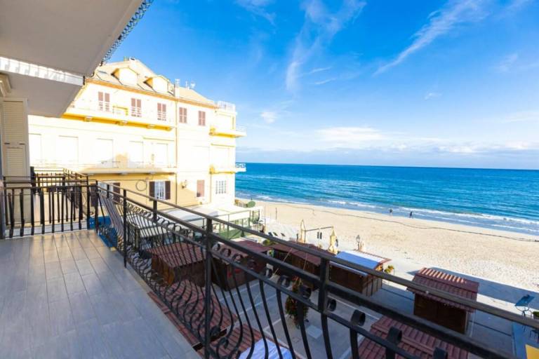 Big vacation home with terrace | Next to the beach | Dogs allowed — photo 4