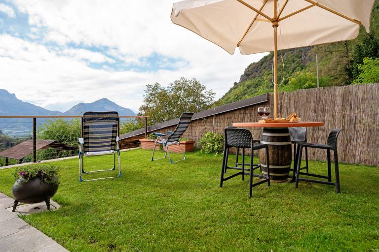 Studio with yard & fast internet | Mountain view | Pets allowed in Sant'Orsola Terme