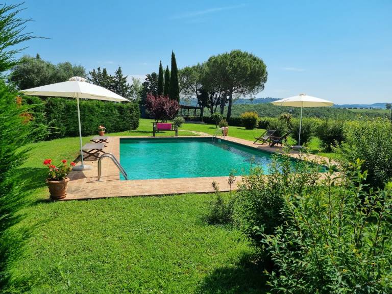 Child-friendly house with private pool, grill & yard | Dogs allowed — photo 4