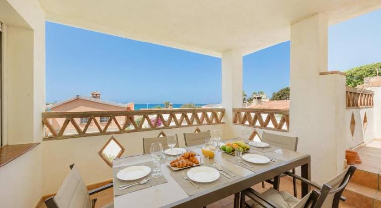 Beachfront with Private Terrace, Garden, BBQ, and Garage in Marbella — photo 5