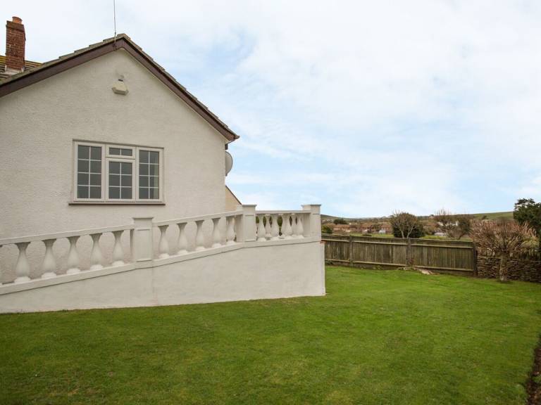 Cottage West Bay
