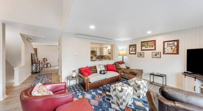 Rental apartment with pool & hot tub — photo 2