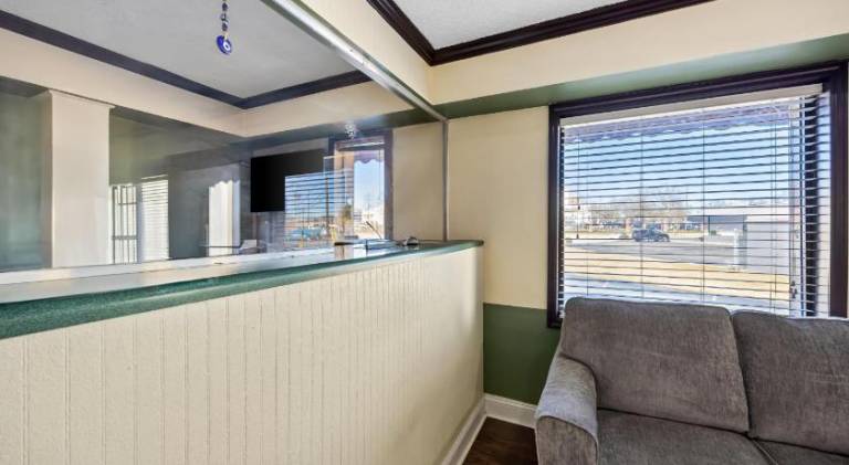 Americas Best Value Inn Ft. Jackson — photo 4