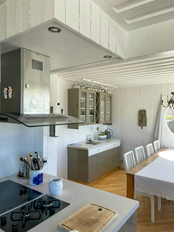 House with grill, yard & terrace | Water view — photo 4