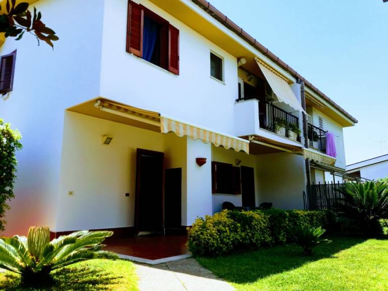 Villa  Lavinio-lido di Enea