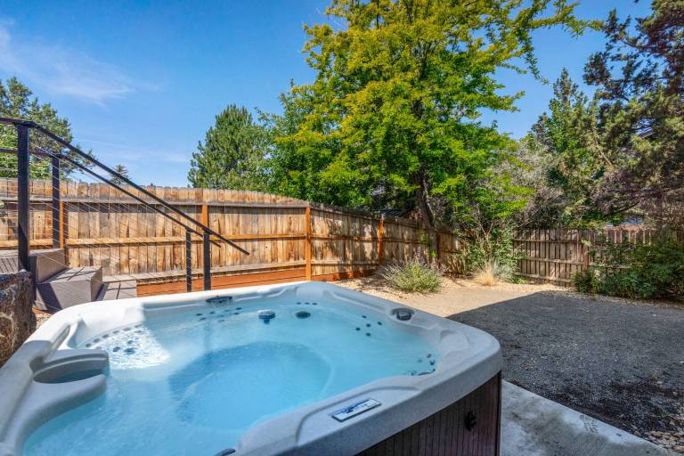 Vacation home with yard, barbecue & fast internet | Perfect for remote work — photo 3