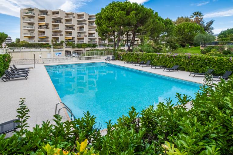Apartment with pool | Close to the beach | Dogs allowed in Cagnes-sur-Mer