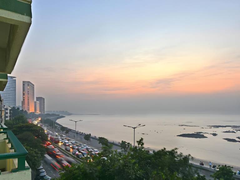 Sea Green Hotel