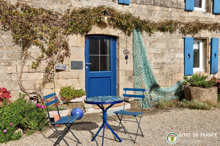 Gite with garden, terrace & grill in Quimper