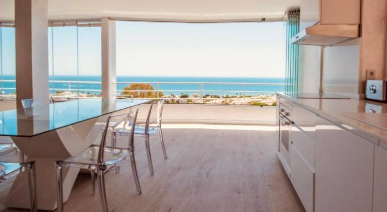 Serviced apartment with sauna, patio & garden in Marbella