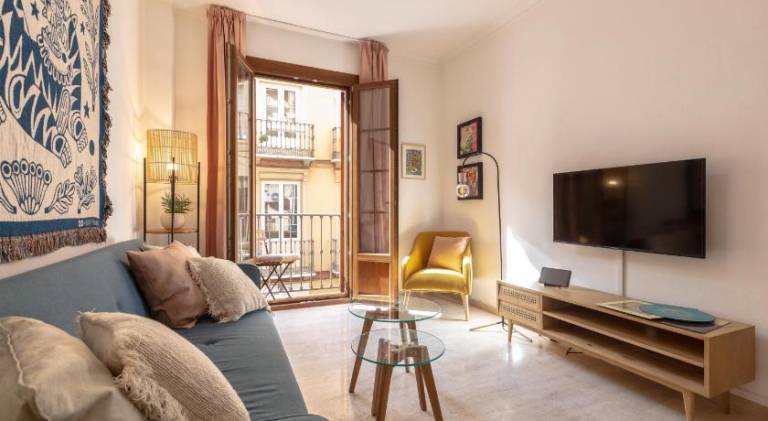 Apartment with patio | Near Alcazaba of Málaga | Suitable for remote work — photo 2