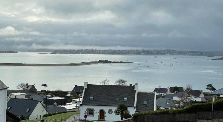 Vacation home with jacuzzi | Next to the beach | Dogs allowed in Roscoff