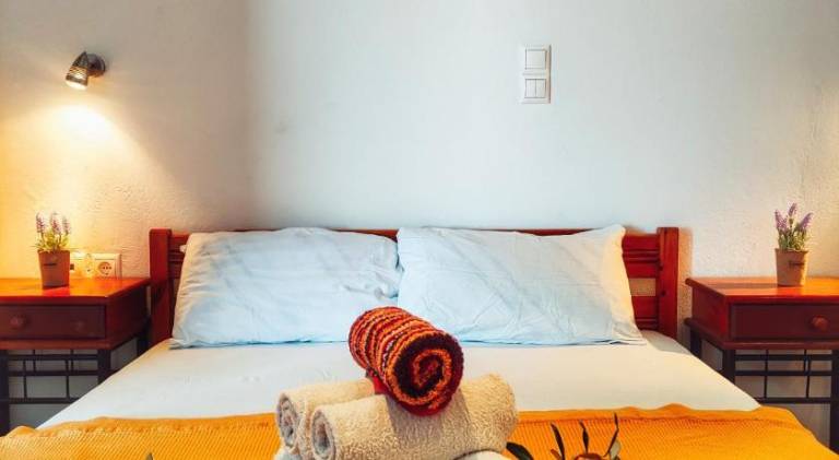 Serviced apartment with patio in Lesvos