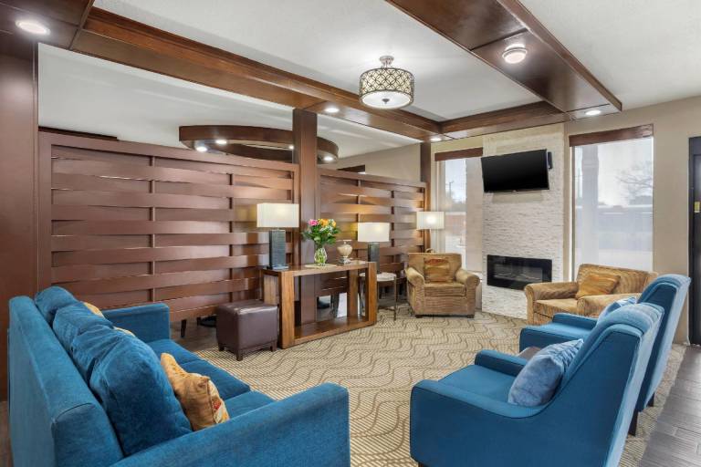 Comfort Suites Brenham — photo 2