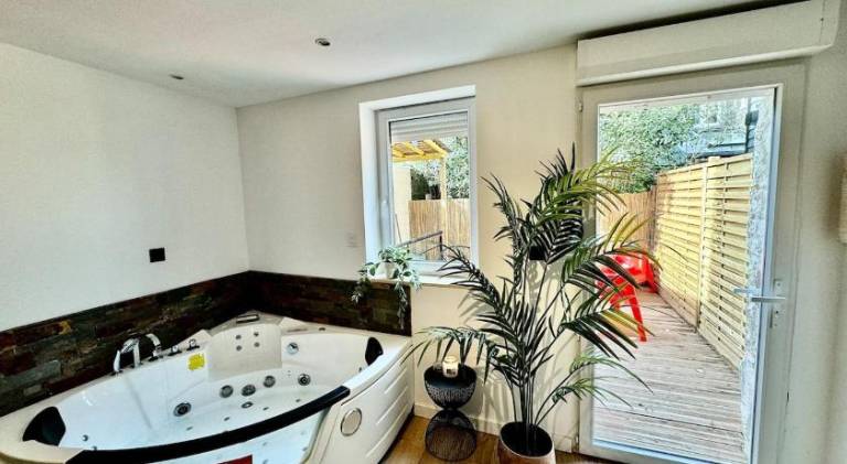 Holiday apartment with pool, jacuzzi & sauna | Pets are welcome — photo 4