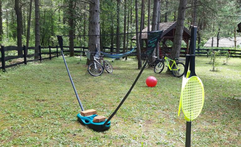 Family-oriented vacation home with yard, BBQ & patio | Nature view | Pets are welcome — photo 5