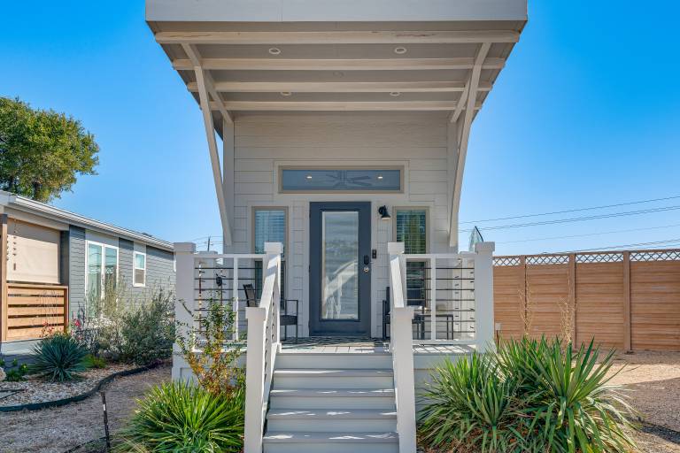 Austin Tiny Home Fireplace Shared Pool & Hot Tub