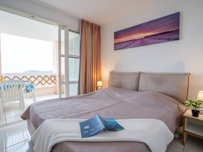 Children-friendly rental apartment with patio, pool & garden | Sea view | Pets are welcome — photo 5