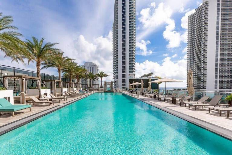 Condo Aventura
