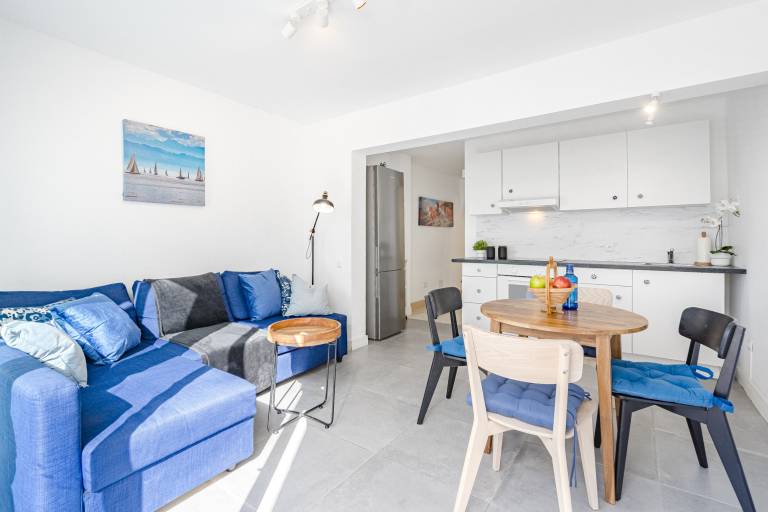 Fully equipped apartment with pool, yard & patio | Pet-friendly — photo 3