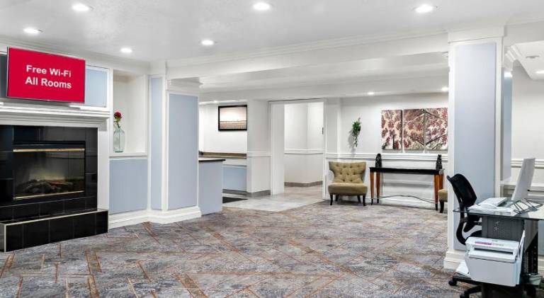 Red Roof Inn Auburn Hills — photo 4