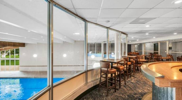 Hotel O Suites & Conference Centre Urbana-Champaign University — photo 3