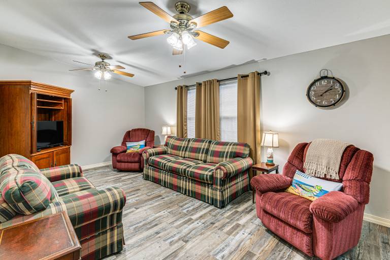 Kentucky Lake Retreat Near Marina & Launch! — photo 4