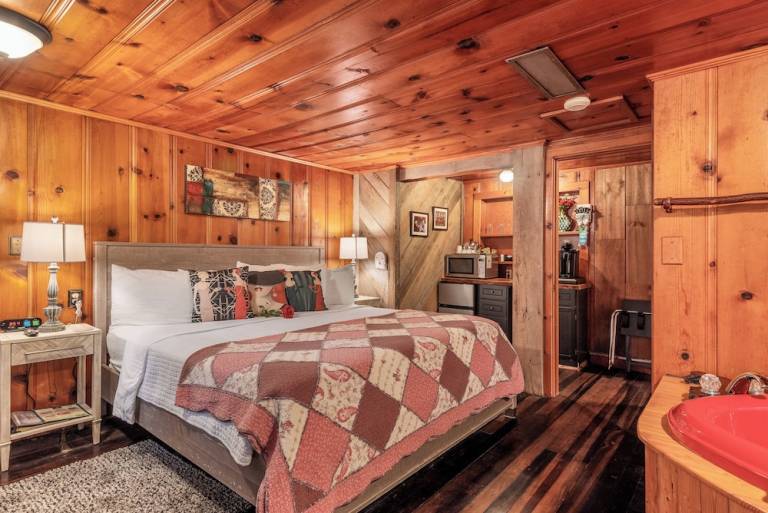 Cabin  Eureka Springs