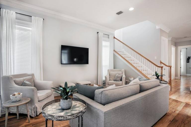 Child-friendly nice vacation home with heated pool | Pets are welcome — photo 4