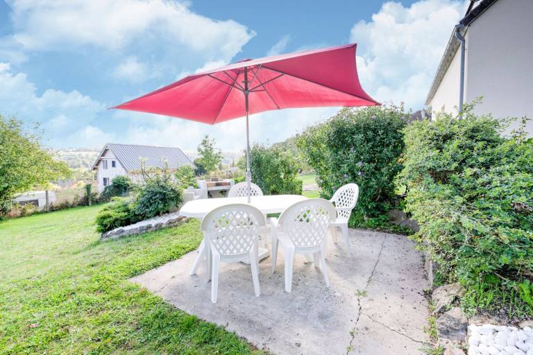 Pleasant rental apartment with barbecue, garden & terrace | Nature view | Pets allowed — photo 3
