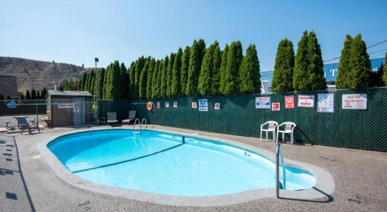Super 8 By Wyndham Kamloops East — photo 2