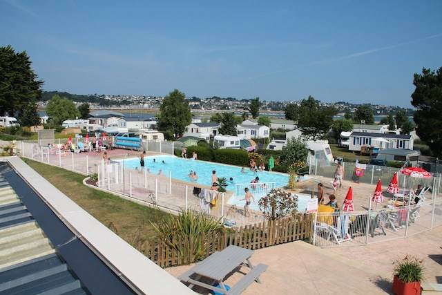 Child-friendly camping suite with yard, barbeque & heated pool | Nature view | Pets are welcome — photo 3