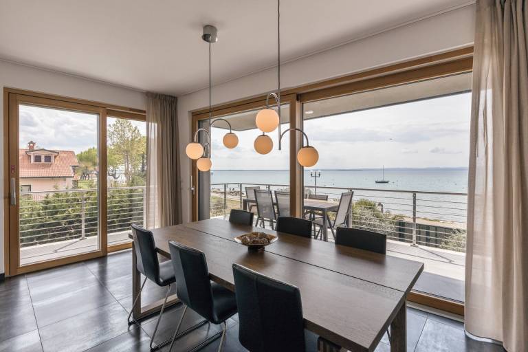 Fully equipped beautiful rental apartment with private pool, jacuzzi & fast internet | Garden view | Perfect for remote work | Dogs allowed — photo 2