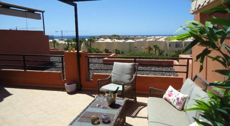 Fully equipped charming rental apartment with garden, terrace & private pool | Beach nearby | Perfect for remote work | Pet-friendly in Santa Cruz de Tenerife
