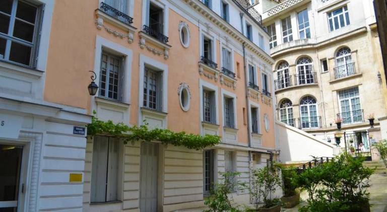 Le M. Musee du vin - l'appartement in Puteaux