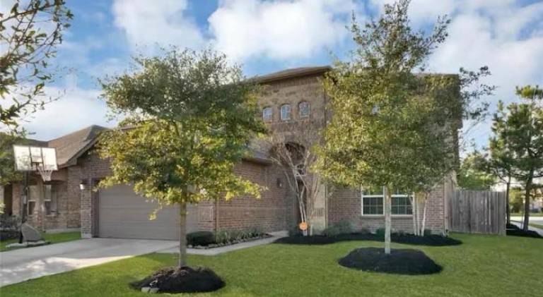 Luxury Stay - near Houston Airport in Humble, TX