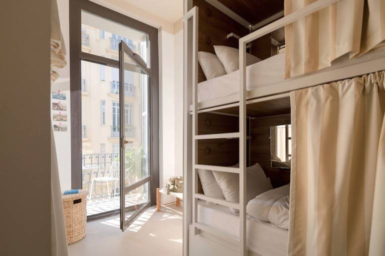 Hostel Carabacel