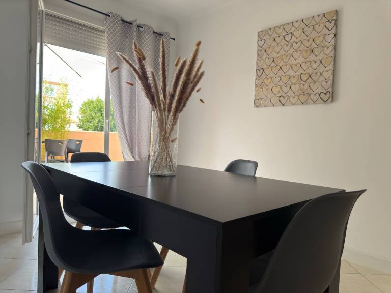 Fully equipped lovely rental apartment with garden & patio | Pets are welcome — photo 5