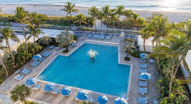 Sherry Frontenac Oceanfront Hotel — photo 3