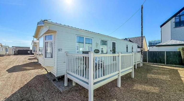 Dog Friendly 8 Berth Caravan, Minutes From The Beach In Hunstanton Ref 13003L in Hunstanton