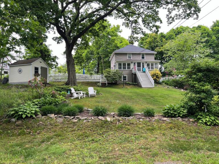 House Peaks Island