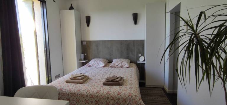 Accommodation  Péret