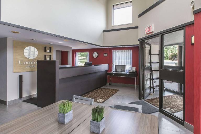 Comfort Inn — photo 4