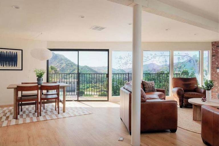 House  Agoura Hills